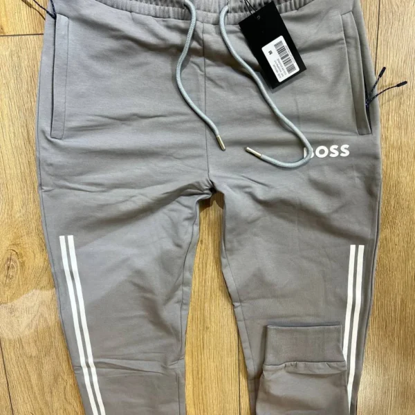 Comfortable jogger pants, slim fit