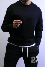 from e backElegant and Cozy Sweater with a Modern Design - Image 24