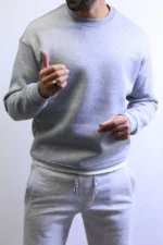 from e backElegant and Cozy Sweater with a Modern Design - Image 25