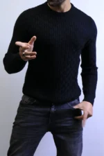 Elegant classic knitwear for a refined and warm look - Image 2