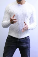 Elegant classic knitwear for a refined and warm look - Image 7