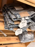 simple light Blue jeans modern and elegant everyday look - Image 6