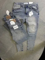 simple light Blue jeans modern and elegant everyday look - Image 7