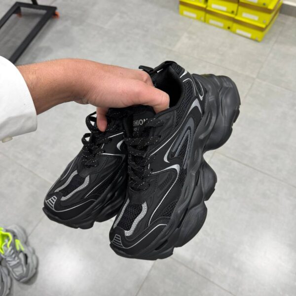 Running Shoes – Lightweight Breathable Sports Sneakers