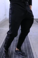 Comfortable  jogger pants, basic fit - Image 5