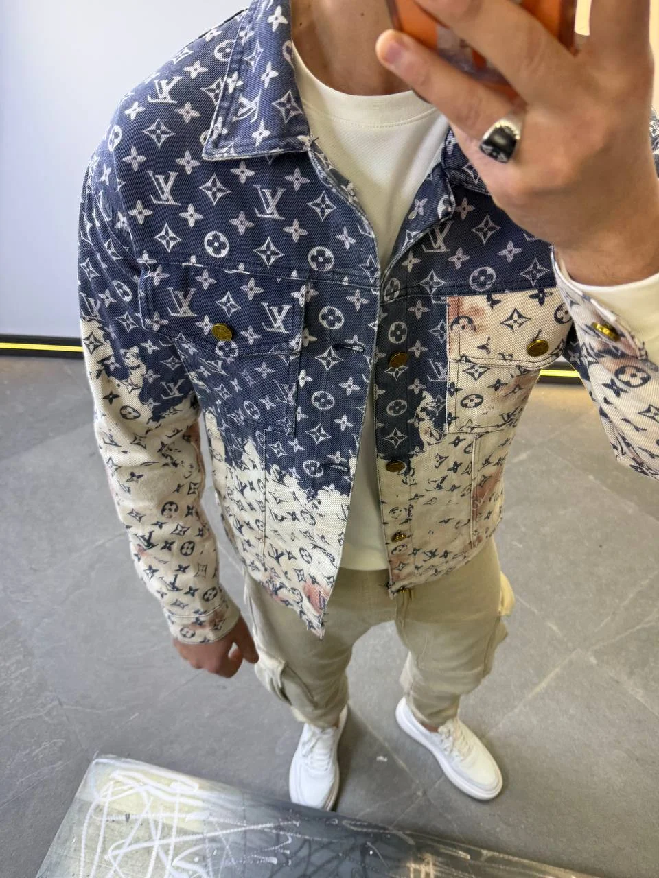 5861470516466617844 (1) elegant mens winter shirt warymth and style in one design – Image 1