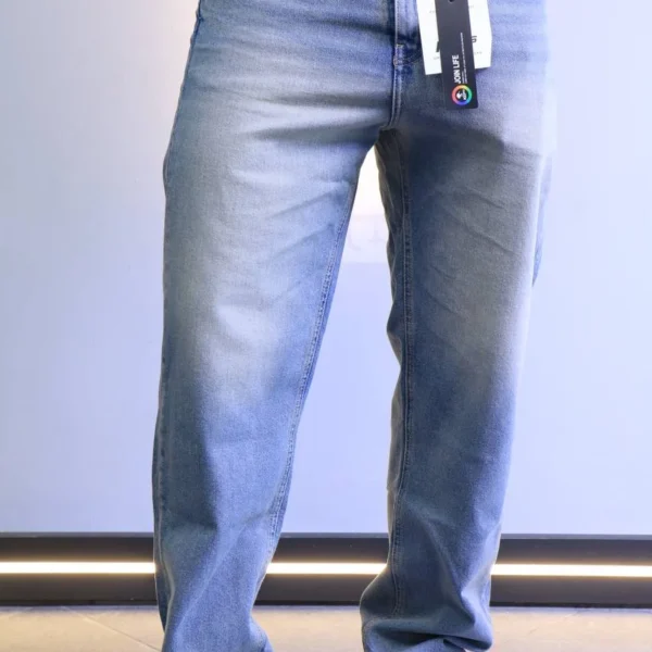 Premium Baggy Denim Jeans – Relaxed Fit for a Trendy and Effortless Style