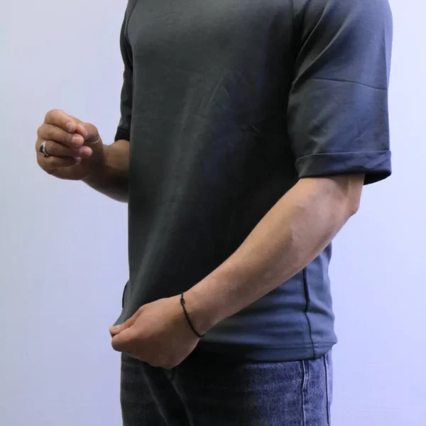 Premium Oversized Minimal T-Shirt – Clean & Relaxed Everyday Style