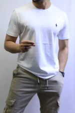 Clean and modern design basic t-shirt