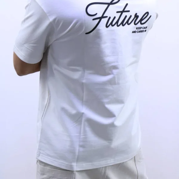 Trendy Oversized Streetwear Tee – Modern Casual Fashion Look