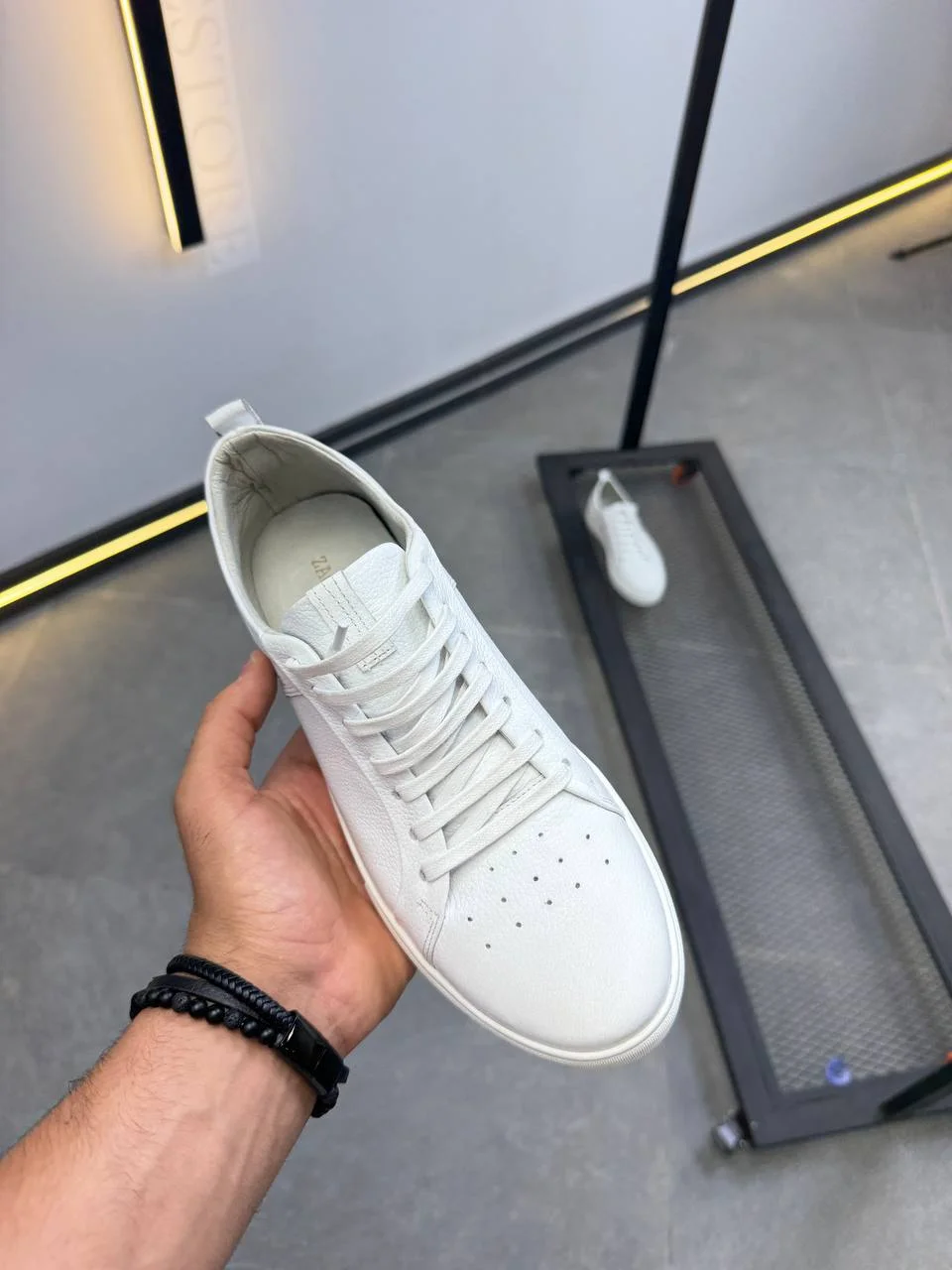 6035231200907038320 Essential Leather Sneakers –Minimal White Leather Sneakers – Image 1