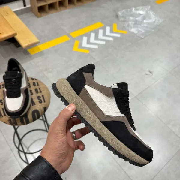 TRIPLE TONE SNEAKERS / RETRO TRACK