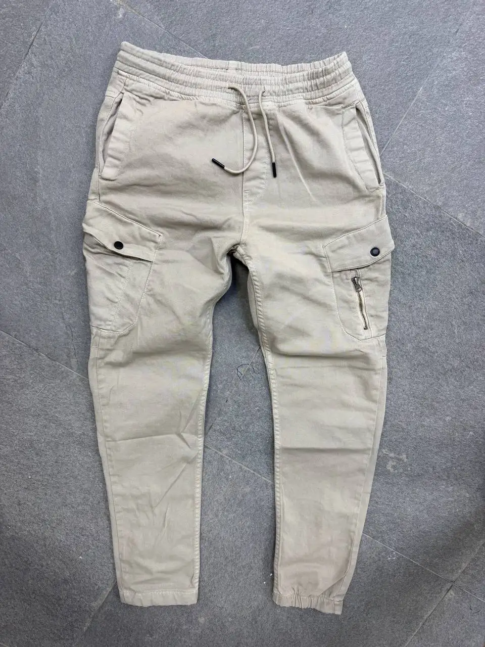photo_5962915006888218368_y Men's Utility Joggers – Image 1